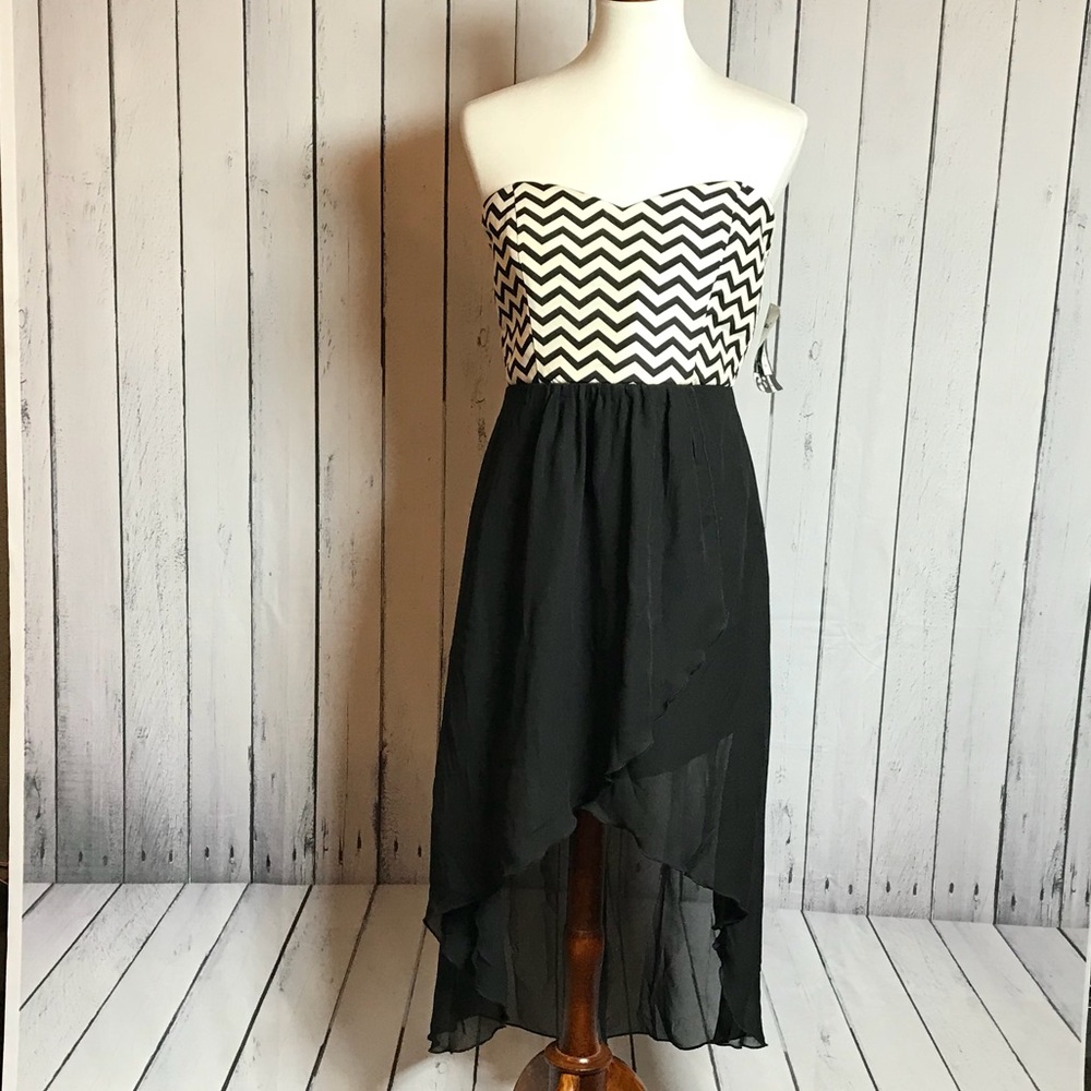 NWT Cute Tube High Low Black & White Chevron Dress